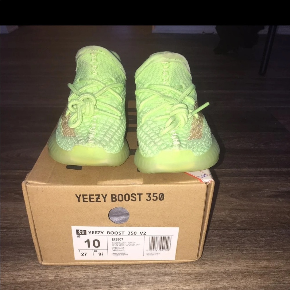 LIKE NEW*** kids GLOW YEEZYS!!